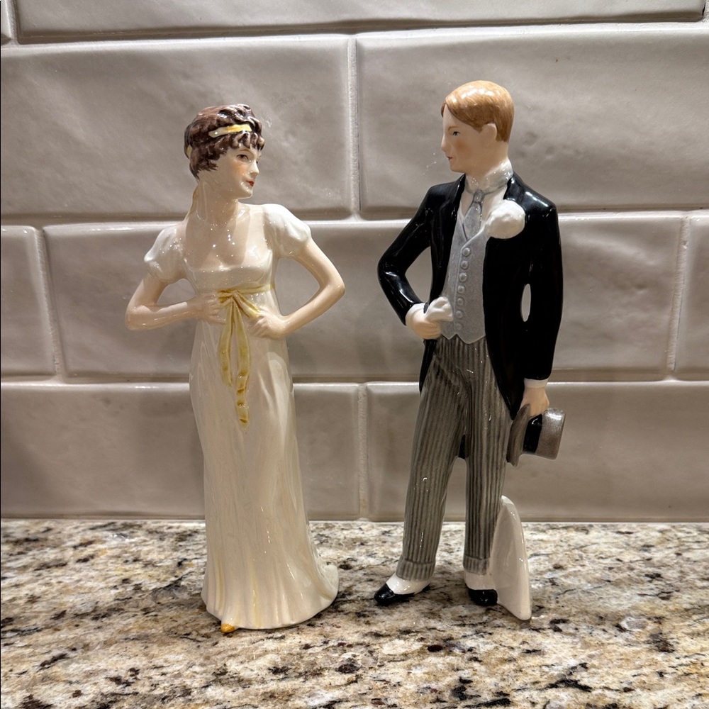 Goebel Elegant Bride and Groom Cake Topper/ Figurines